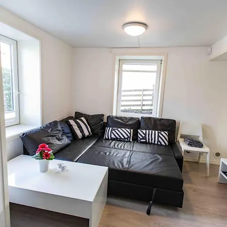 Apartmán Kozy Near Center With Free Parking And Wifi