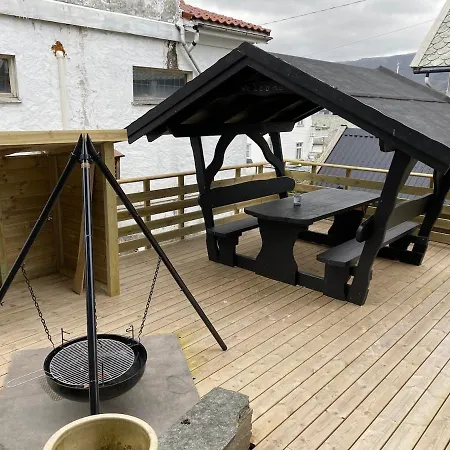 Kozy Near Center With Free Parking And Wifi Apartmán *