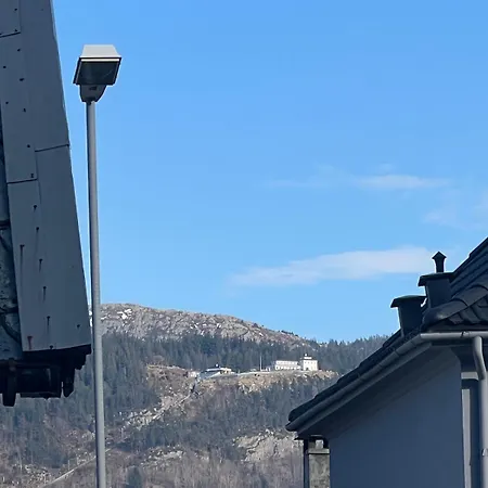 Apartmán Kozy Near Center With Free Parking And Wifi *