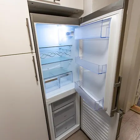 Daire Kozy Near Center With Free Parking And Wifi *