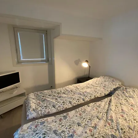 Daire Kozy Near Center With Free Parking And Wifi