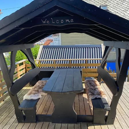 Kozy Near Center With Free Parking And Wifi *