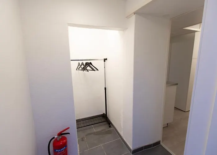 Kozy Near Center With Free Parking And Wifi Appartamento *