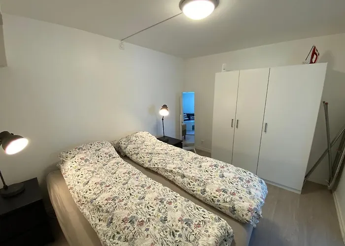 Kozy Near Center With Free Parking And Wifi Appartamento