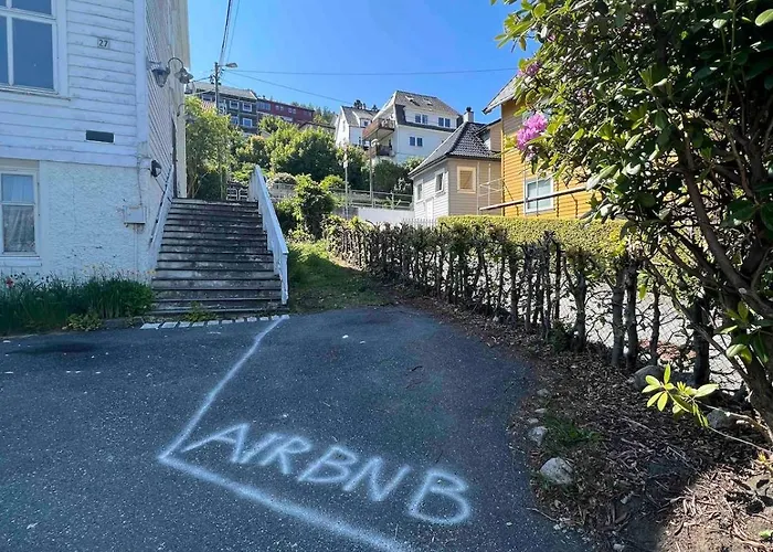 Kozy Near Center With Free Parking And Wifi * Bergen