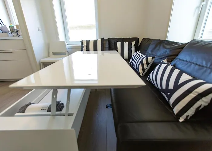 Kozy Near Center With Free Parking And Wifi Lejlighed