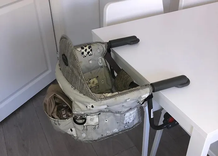 Kozy Near Center With Free Parking And Wifi *