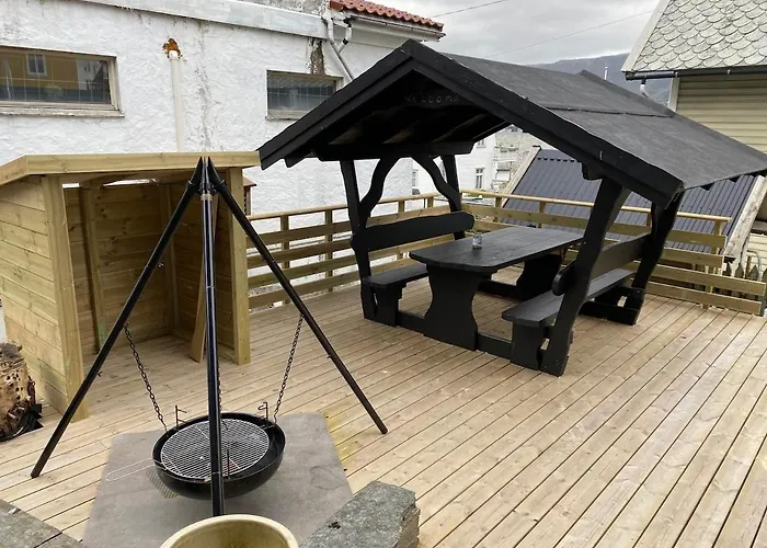 Kozy Near Center With Free Parking And Wifi 아파트 *