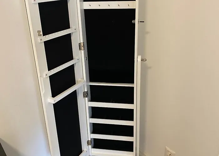 Kozy Near Center With Free Parking And Wifi Lejlighed