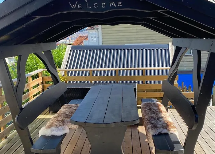 Kozy Near Center With Free Parking And Wifi *